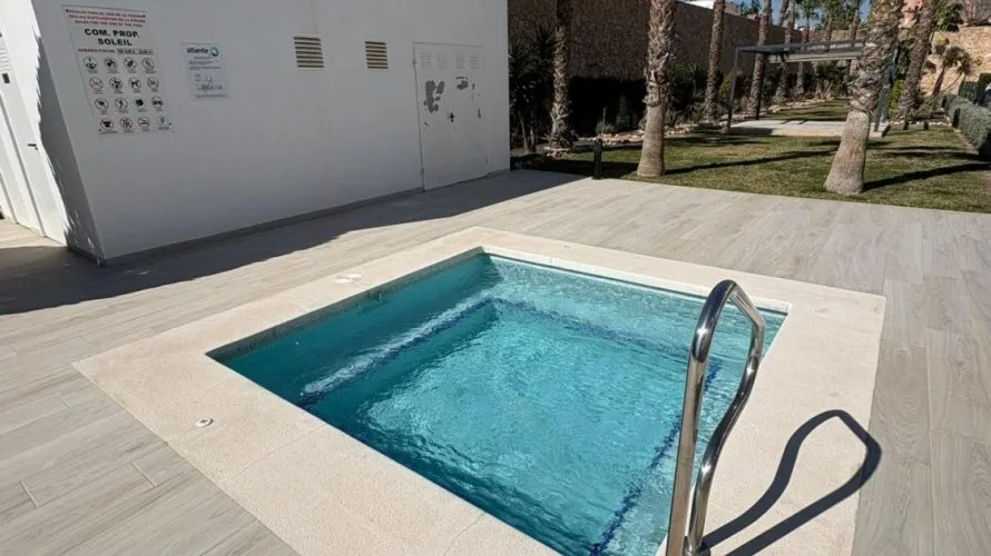 Apartment de 2 chambres à Villamartin, Spain No. 1002 № 1