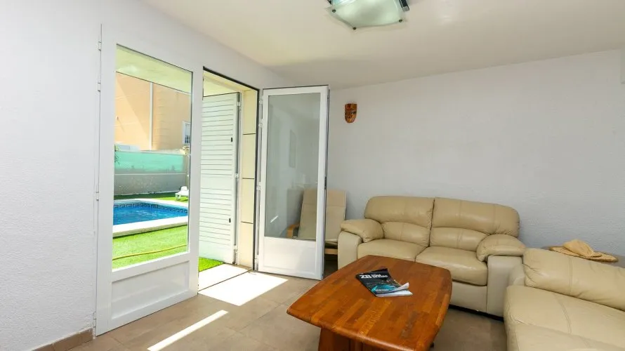 Villa de 293m² à La Zenia, Spain No. 1381 № 11