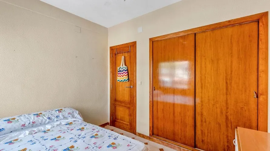 Villa de 4 chambres à Torrevieja, Spain No. 835 № 14