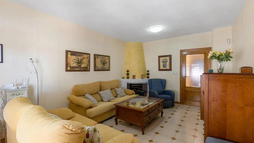 Villa de 4 chambres à Torrevieja, Spain No. 835 № 9