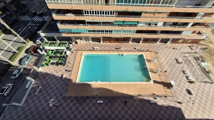 Apartment de 2 chambres à Torrevieja, Spain No. 1399