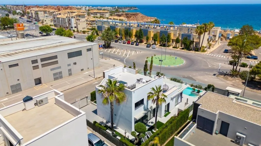 Villa de 4 chambres à Campoamor, Spain No. 662 № 4