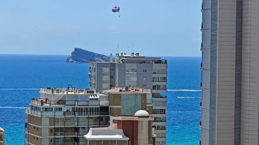 Apartment de 55m² à Benidorm, Spain No. 611 № 2