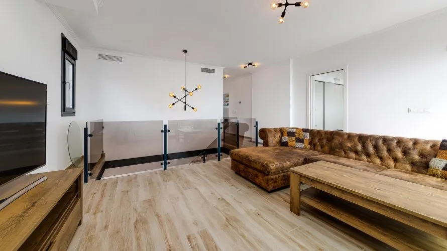 Villa de 210m² à Torrevieja, Spain No. 720 № 18