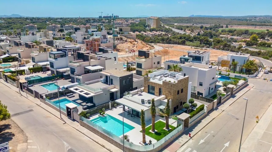 Villa de 4 chambres à Campoamor, Spain No. 662 № 2