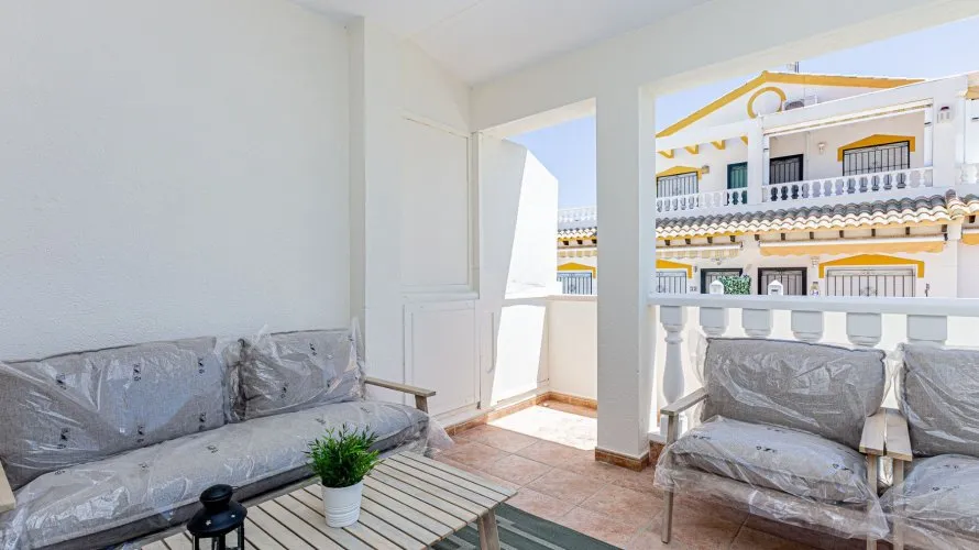House de 82m² à La Florida, Spain No. 1062 № 3