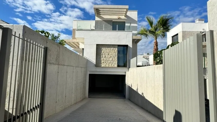 Villa de 4 chambres à Finestrat, Spain No. 687 № 13