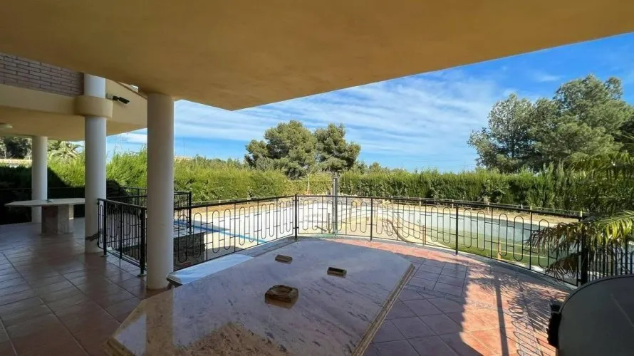 Apartment de 4 chambres à Manises, Spain No. 1312 № 2