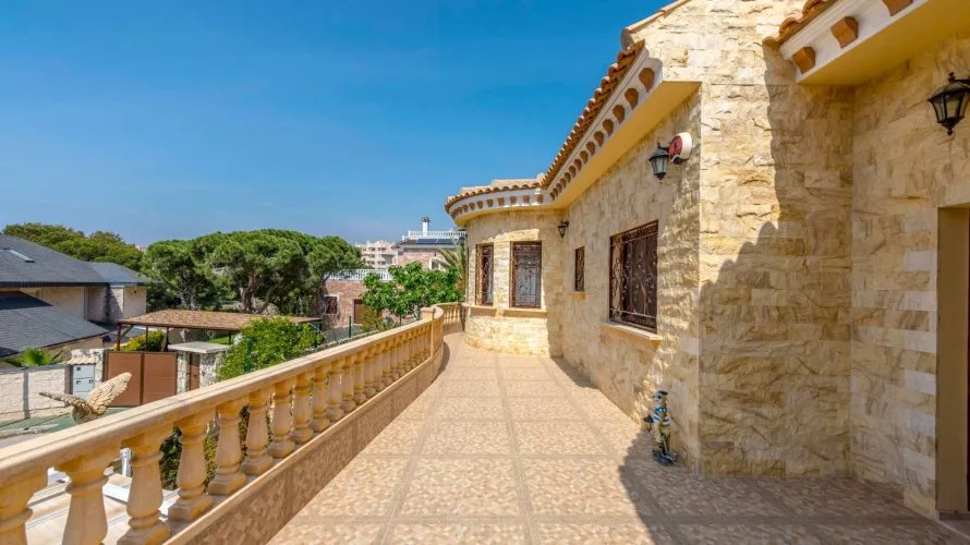 Villa de 4 chambres à Campoamor, Spain No. 1338 № 24