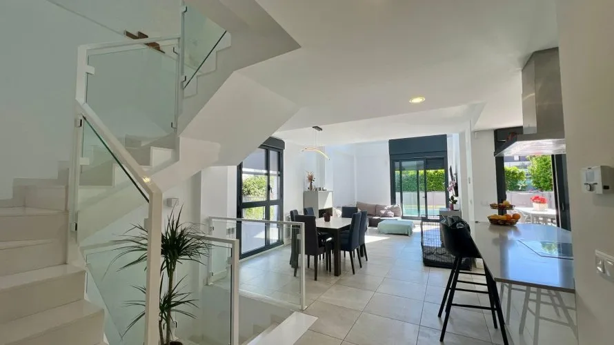 Villa de 3 chambres à Betera, Spain No. 1194 № 12