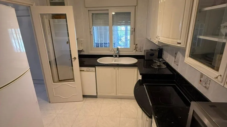 Villa de 4 chambres à Villamartin, Spain No. 1097 № 8