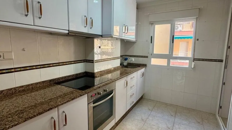 Apartment de 4 chambres à Torrevieja, Spain No. 977 № 15