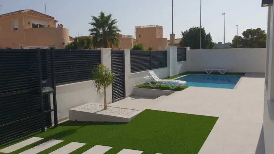 Villa de 3 chambres à Pinar De Campoverde, Spain No. 345 № 20