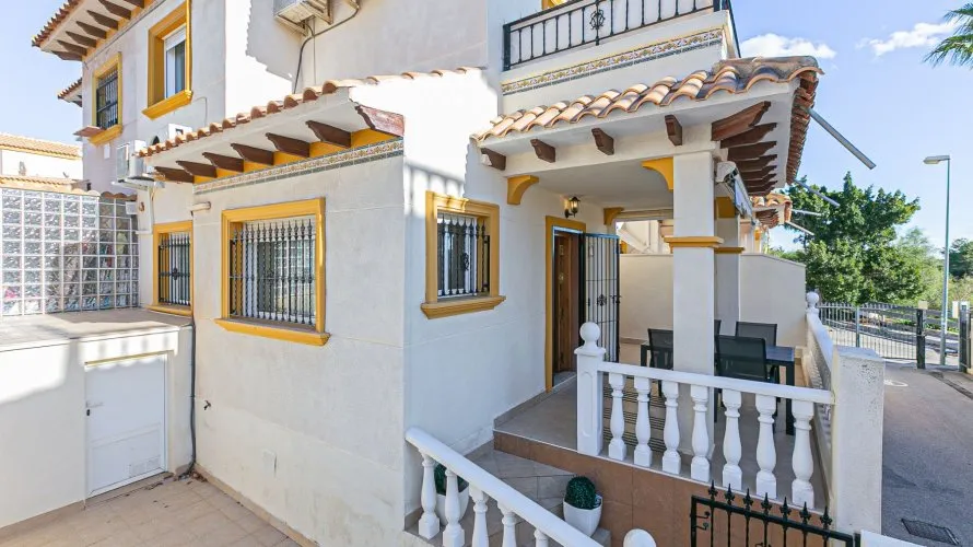 House de 74m² à Playa Flamenca II, Spain No. 1083