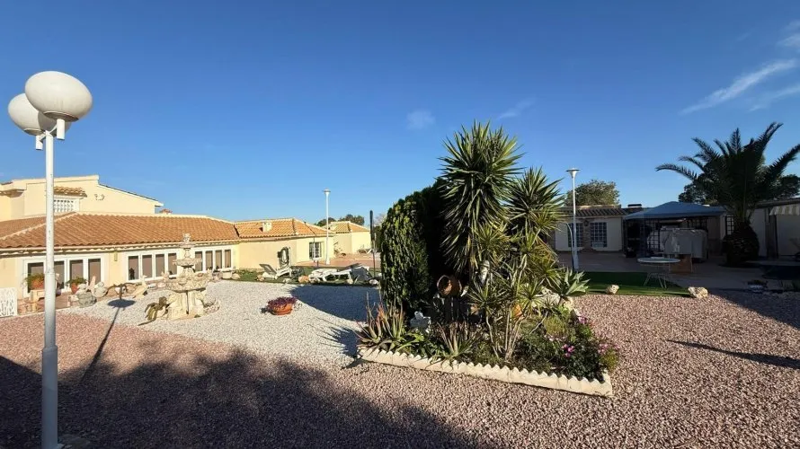 Villa de 4 chambres à Villamartin, Spain No. 1097 № 3
