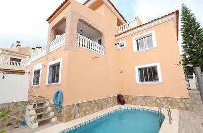 Apartment de 3 chambres à Campoamor, Spain No. 1378