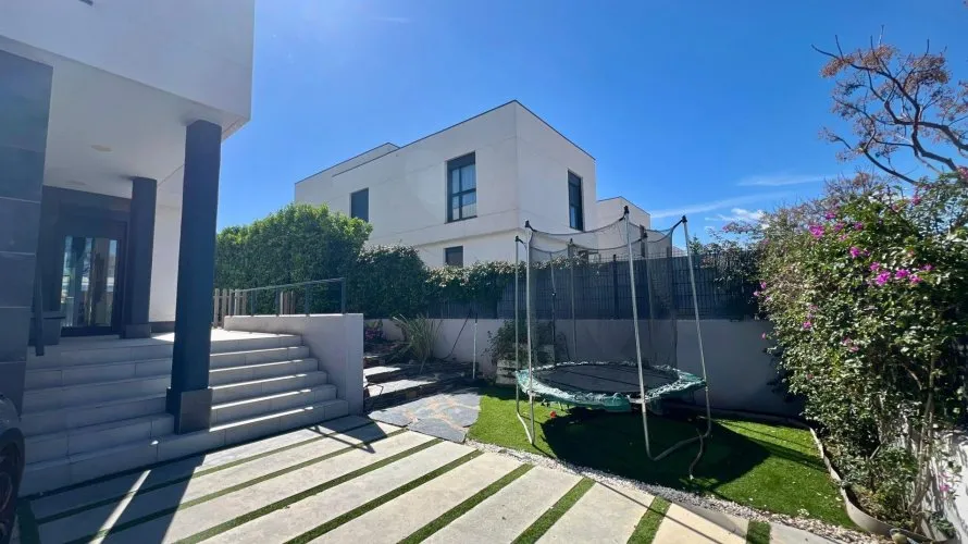 Villa de 3 chambres à Betera, Spain No. 1194 № 24