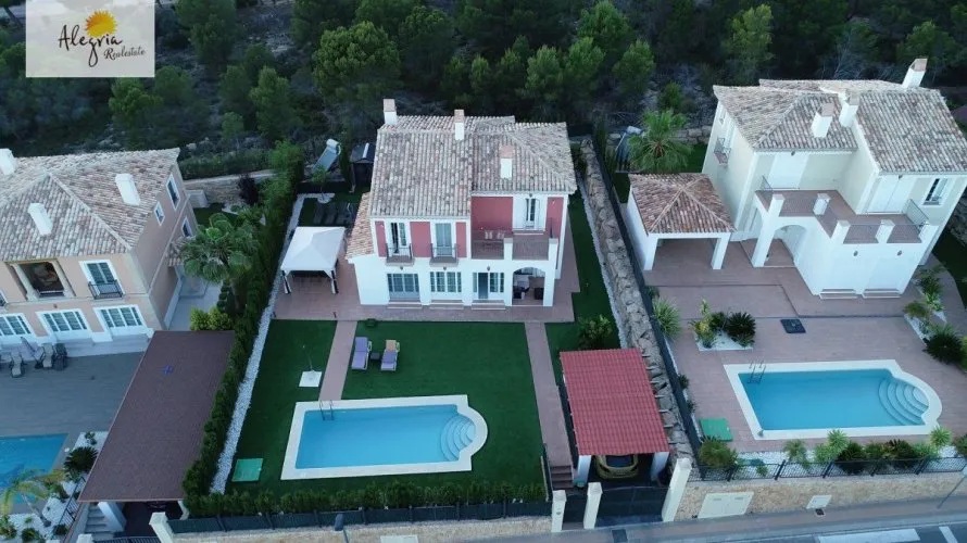Villa de 4 chambres à Finestrat, Spain No. 260 № 28