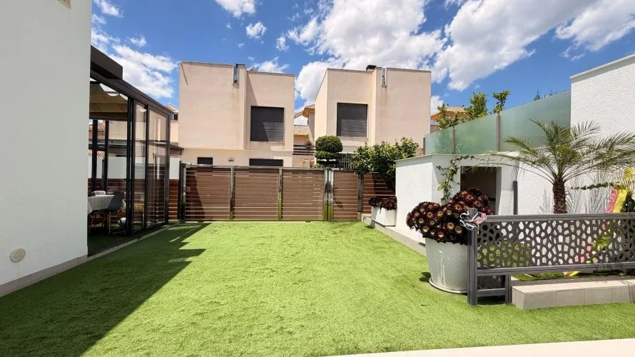 Villa de 5 chambres à Torrevieja, Spain No. 863 № 27