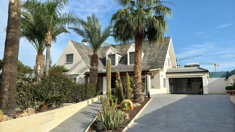Villa de 5 chambres à San Juan, Spain No. 669 № 18