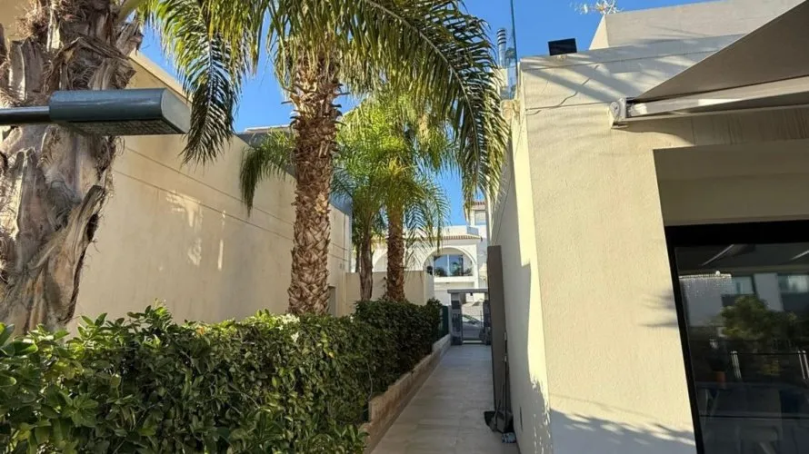 Villa de 3 chambres à Ciudad Quesada, Spain No. 901 № 26