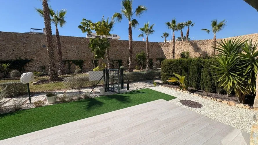 Apartment de 2 chambres à Villamartin, Spain No. 1002 № 3