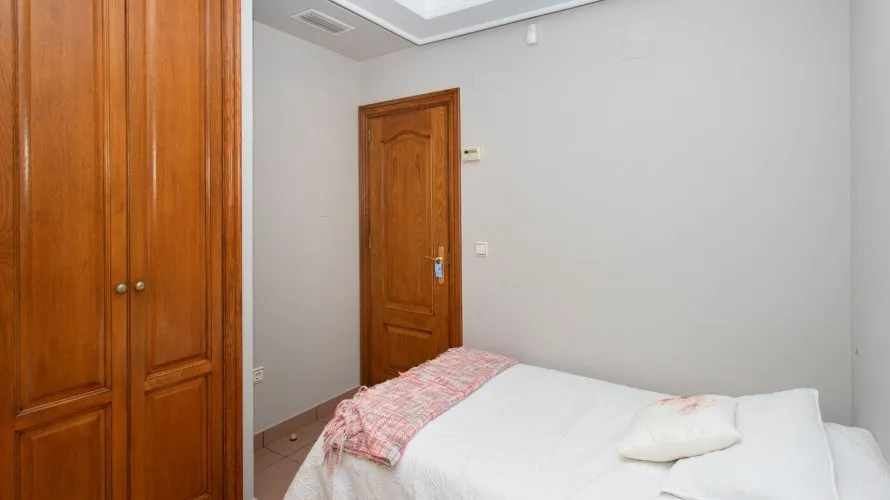 Villa de 180m² à Torrevieja, Spain No. 1491 № 14