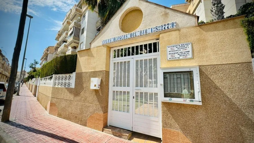 Apartment de 1 chambre à Torrevieja, Spain No. 2852