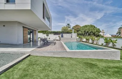 Villa de 5 chambres à Alicante, Spain No. 1524