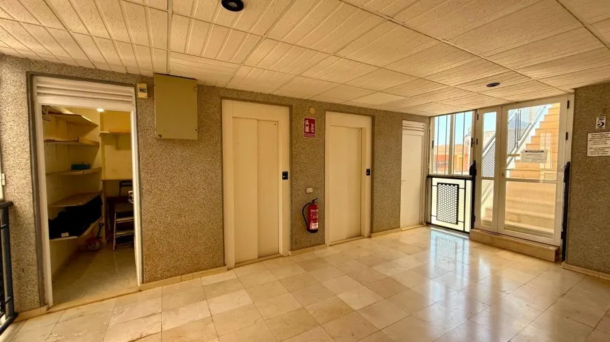 Penthouse de 2 chambres à Torrevieja, Spain No. 1454 № 1