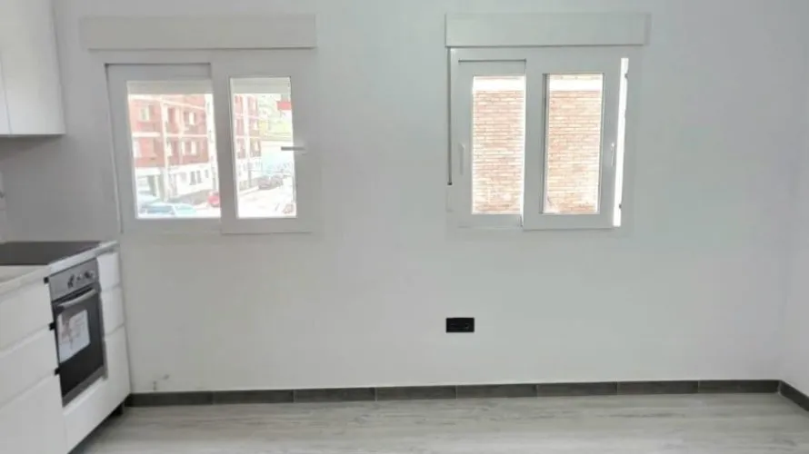 Apartment de 2 chambres à Mieres, Spain No. 2798 № 4