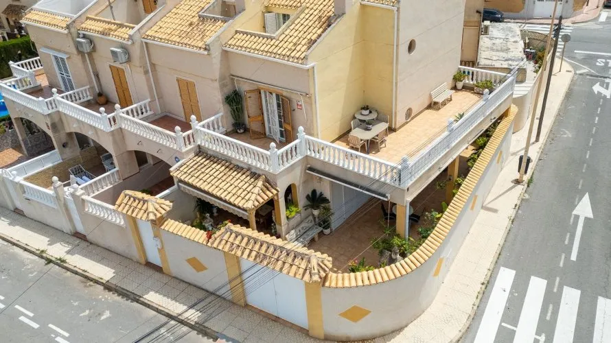 House de 244m² à Torrevieja, Spain No. 1500 № 1