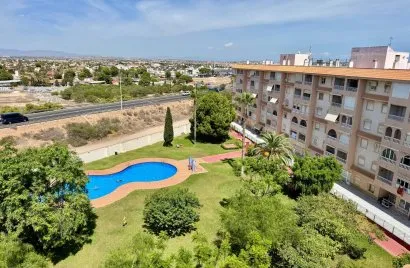 Penthouse de 2 chambres à Torrevieja, Spain No. 2680
