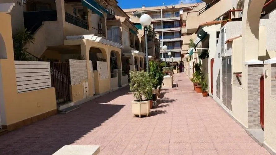 Apartment de 73m² à Torrevieja, Spain No. 2818
