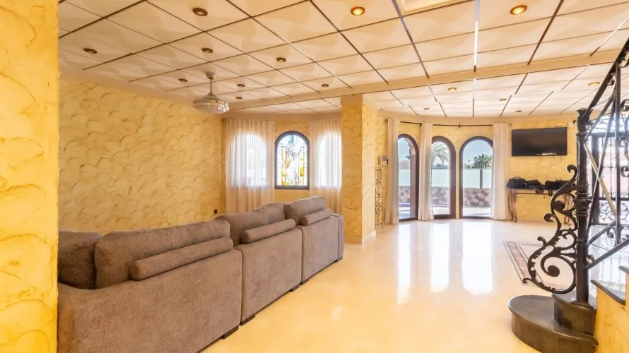 Villa de 624m² à La Zenia, Spain No. 2930 № 25