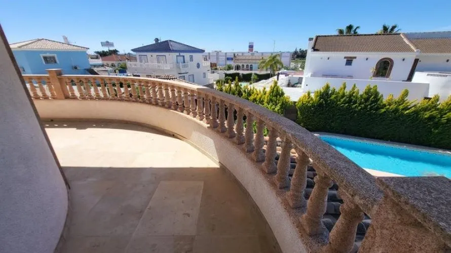 Villa de 4 chambres à Rojales, Spain No. 3037 № 23