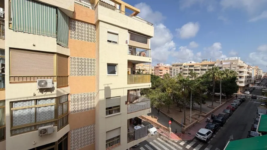 Apartment de 2 chambres à Torrevieja, Spain No. 2987 № 9