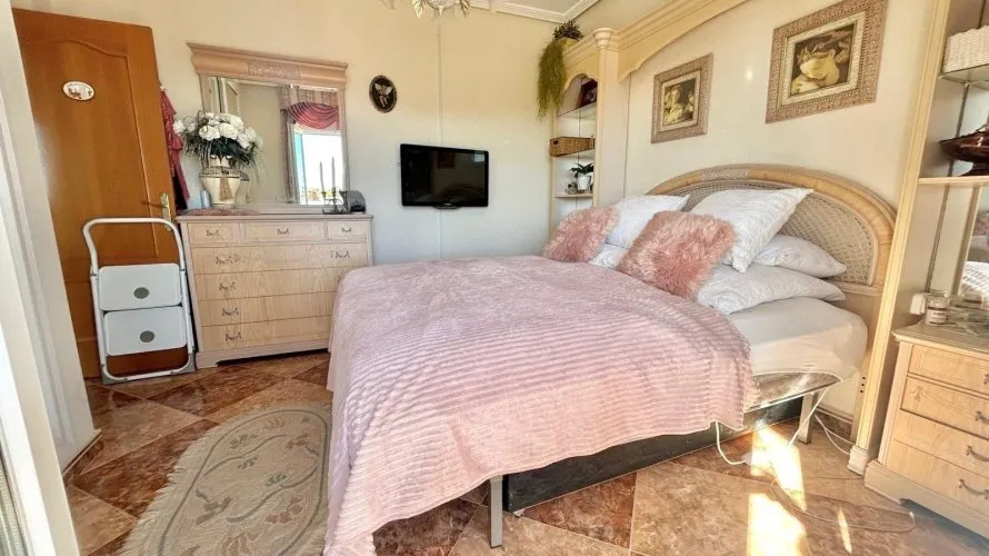 Villa de 2 chambres à Torrevieja, Spain No. 3029 № 11