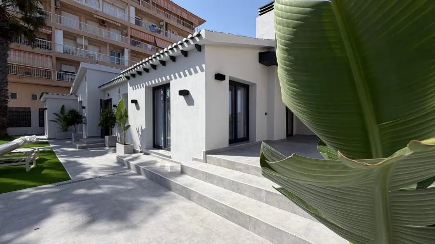 Villa de 4 chambres à Torrevieja, Spain No. 3006 № 15