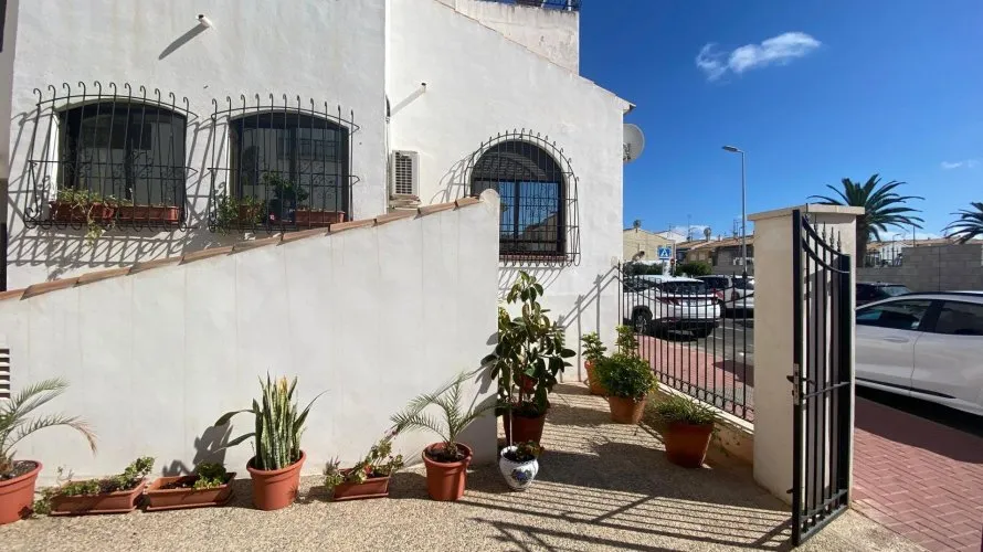 Apartment de 3 chambres à Torrevieja, Spain No. 3140 № 4