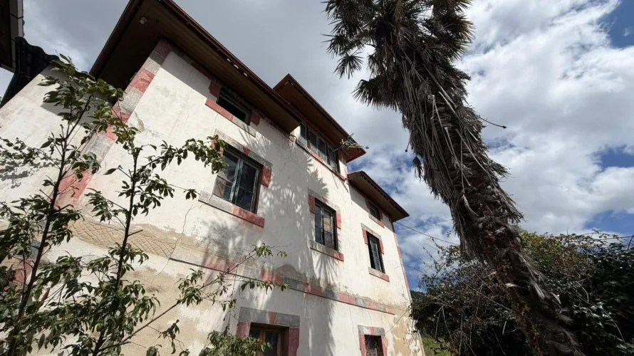 House de 5 chambres à Salas, Spain No. 3204 № 24