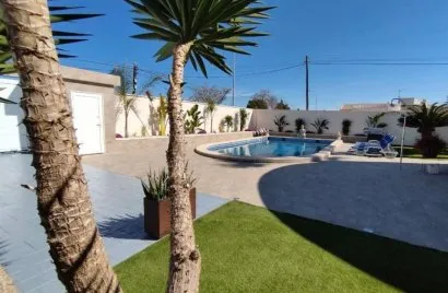 Villa de 186m² à Torrevieja, Spain No. 3083