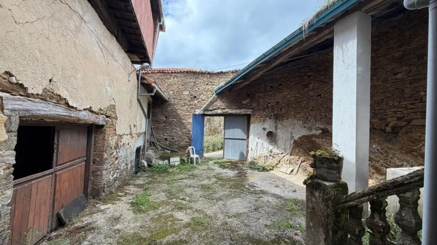 House de 5 chambres à Salas, Spain No. 3204 № 21