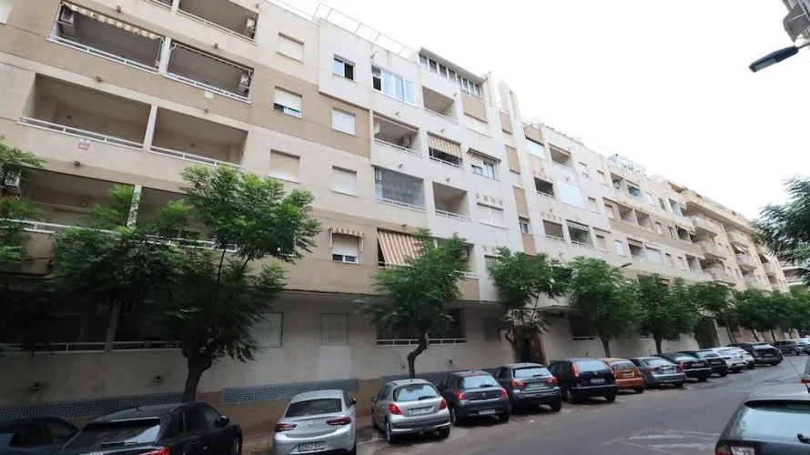Apartment de 2 chambres à Torrevieja, Spain No. 3176