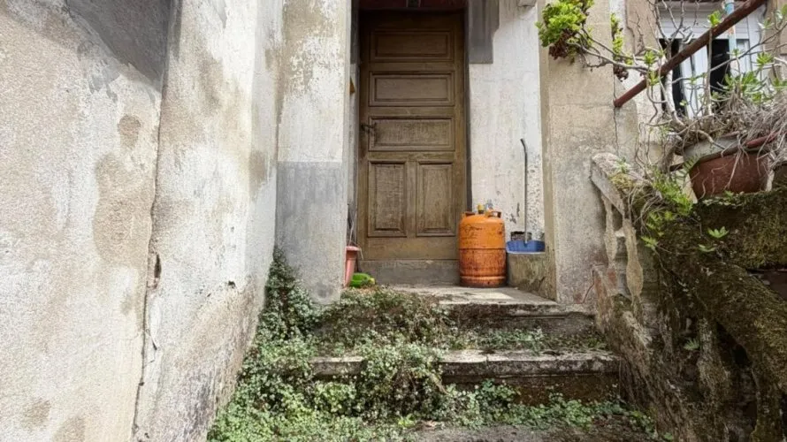 House de 5 chambres à Salas, Spain No. 3204 № 20
