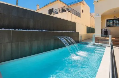 Villa de 114m² à Torrevieja, Spain No. 3155