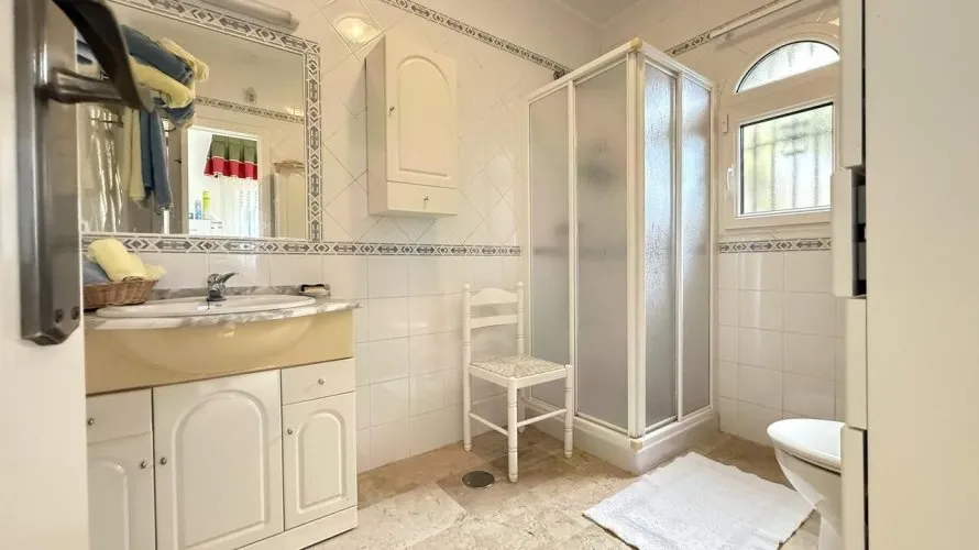 Villa de 220m² à Alicante, Spain No. 3278 № 2