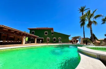 Villa de 4 chambres à Almoradi, Spain No. 3209