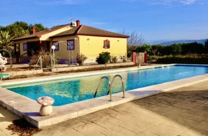 Villa de 398m² à Els Poblets, Spain No. 3123