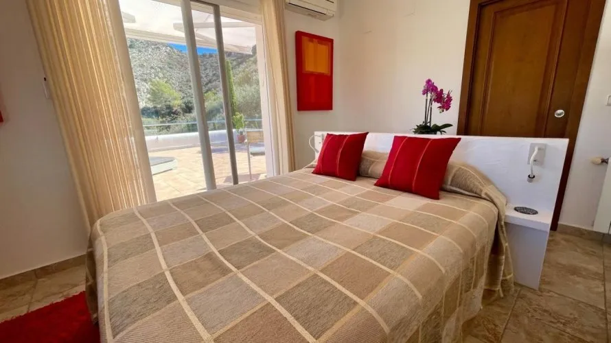 Villa de 229m² à Moraira, Spain No. 3284 № 1